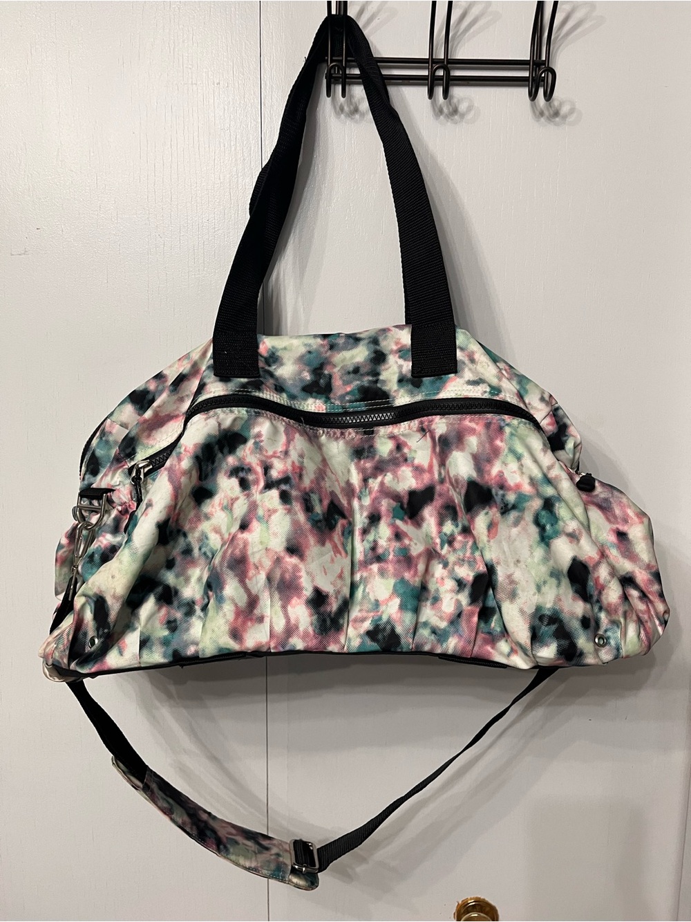 Abstract Tie Dye Medium Duffle Gym Tote Travel Bag School Weekender EUC